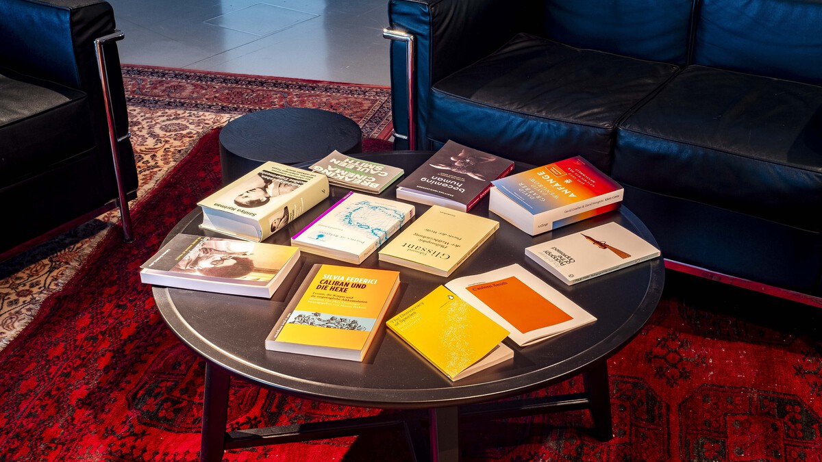 Reading- and Listening-Room von Cauleen Smith