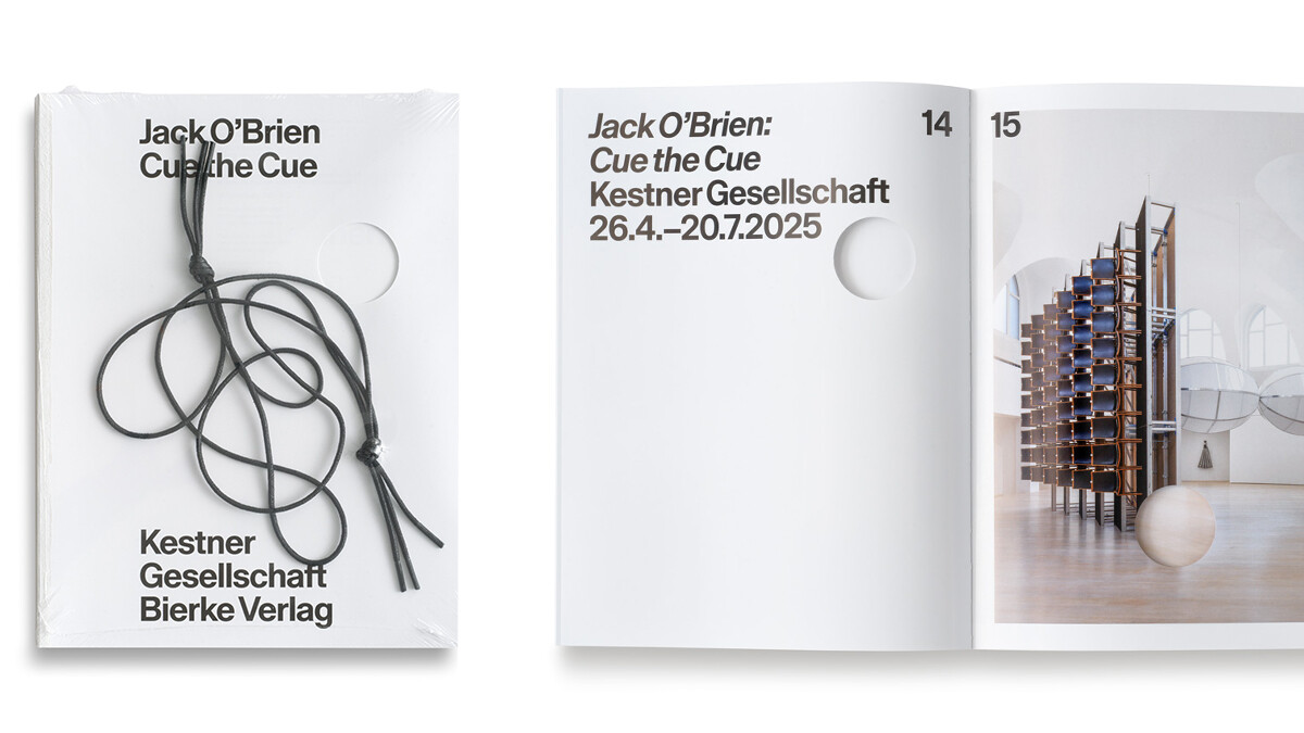 Katalog Cue the Cue von Jack O'Brien: Cover und aufgeschlagen