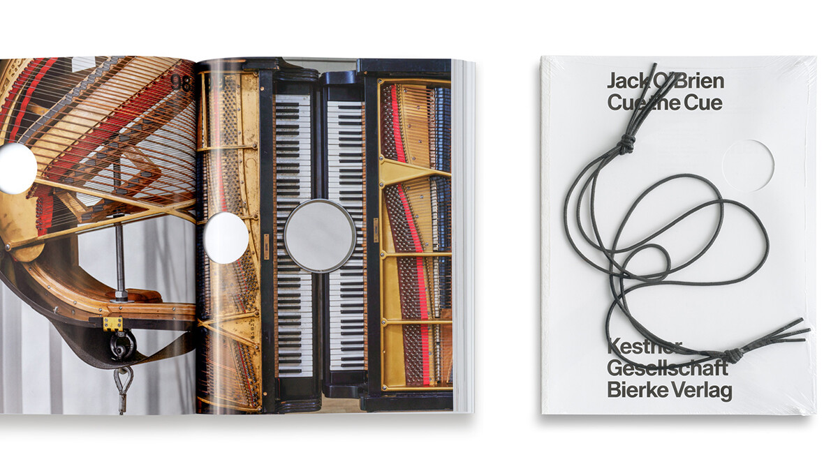 Artist Book, Cue the Cue von Jack O'Brien